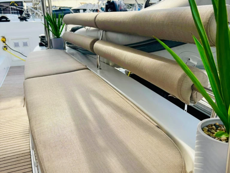 Lagoon Lagoon 46 charter bareboat eller skeppad i Primošten 