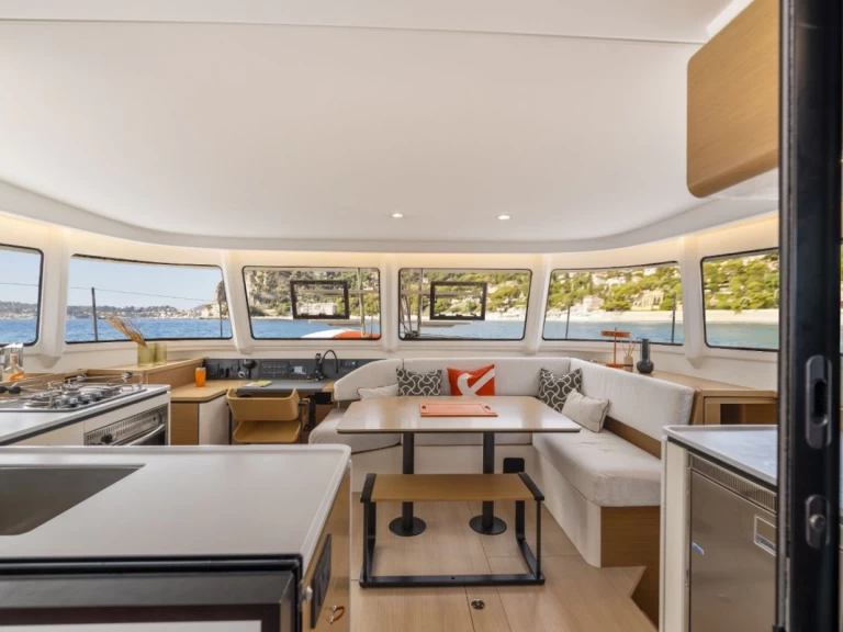 Excess Excess 13 - 4 + 1 cab. charter bareboat eller skeppad i Zaton