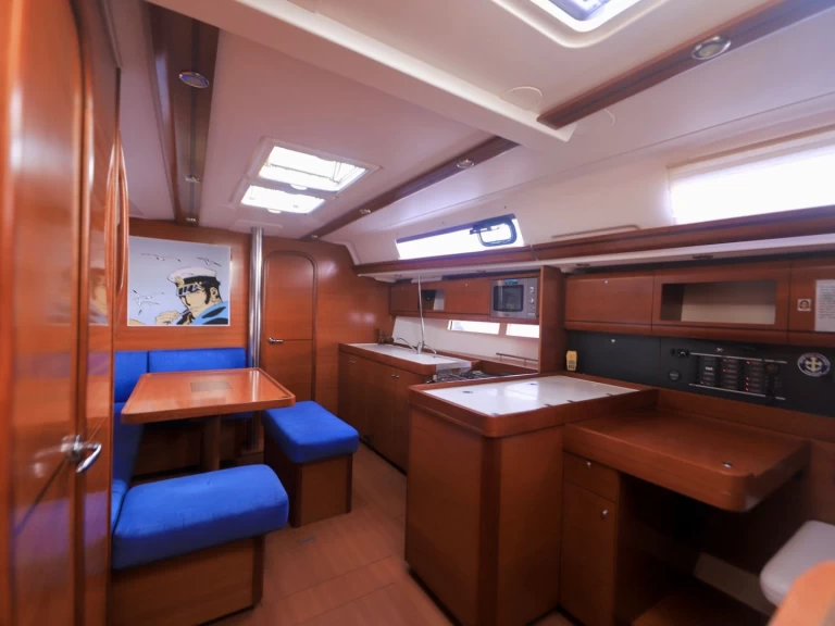 Hyra Segelbåt  med eller utan skeppare Dufour Uturoa 