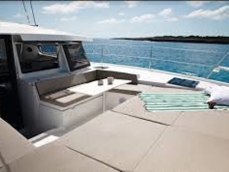 Hyr en BALI 4.2 VI (4D/2C/2P) BALI 4.2 VI Ajaccio 