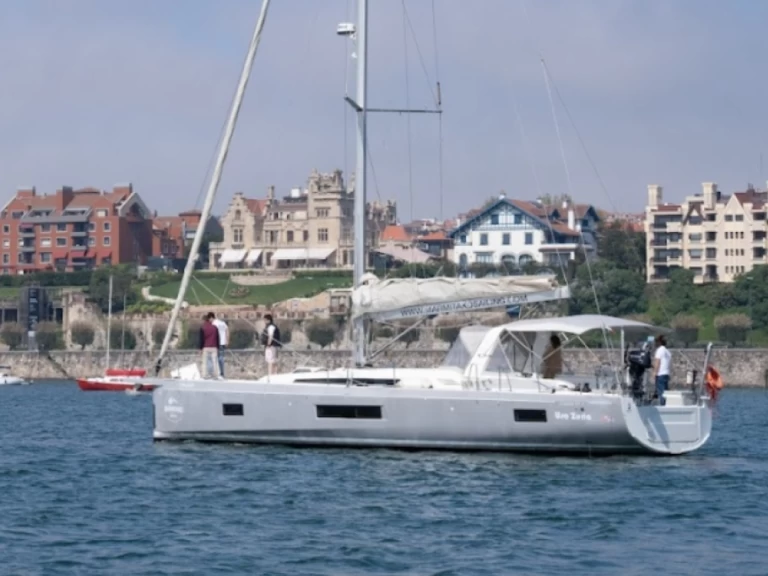 Bénéteau Oceanis 51.1 charter bareboat eller skeppad i Getxo