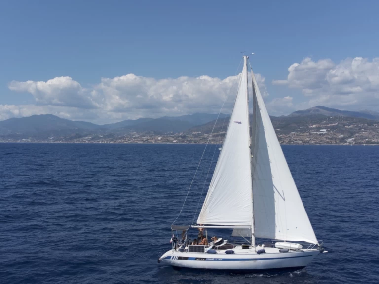 Uthyrning Segelbåt  Comar med en båtlicens 