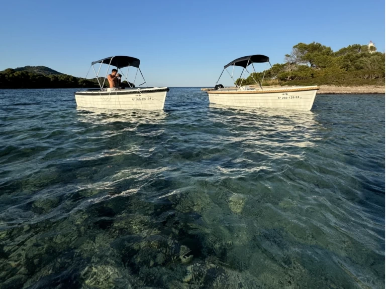 Silver 495 charter bareboat eller skeppad i Can Picafort