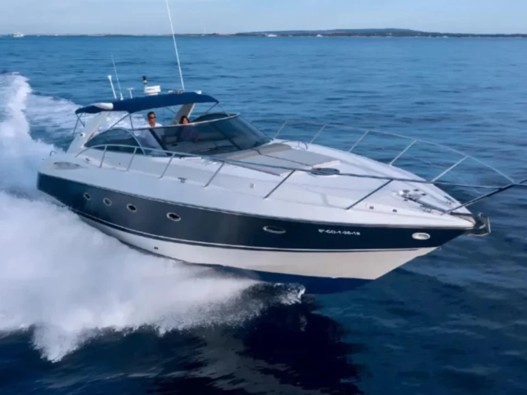 Yacht charter Ibiza Town billig Camargue 50