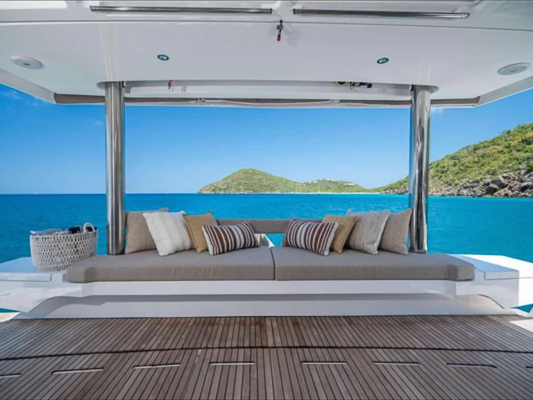 Bali Bali 5.4 charter bareboat eller skeppad i Sant Antoni de Portmany