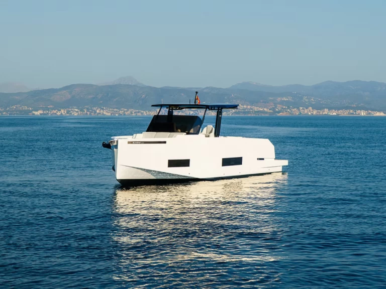 Uthyrning Motorbåt  De Antonio med en båtlicens 