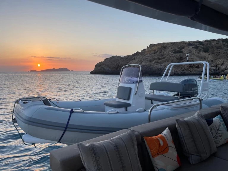 Uthyrning Katamaran  Lagoon med en båtlicens 