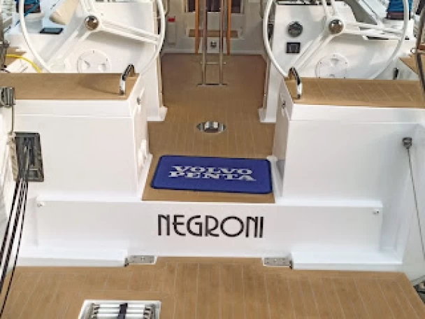 Uthyrning Segelbåt  Elan med en båtlicens 