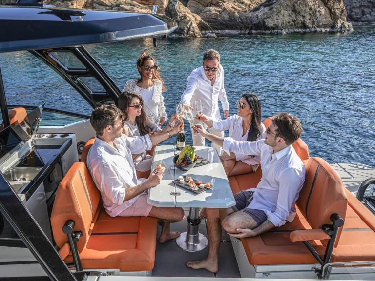 Hyr en Saxdor Saxdor 320 GTO Ibiza Town 