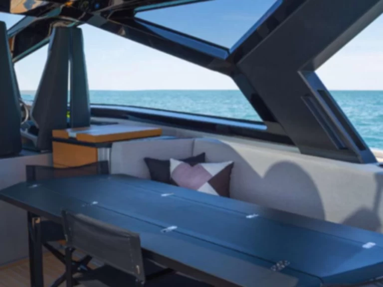 Hyr en WALLY YACHTS 58 Portofino 