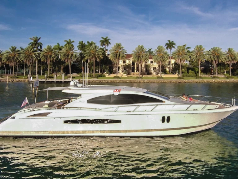 Hyr en Lazzara 75 LSX  Miami Beach Marina 