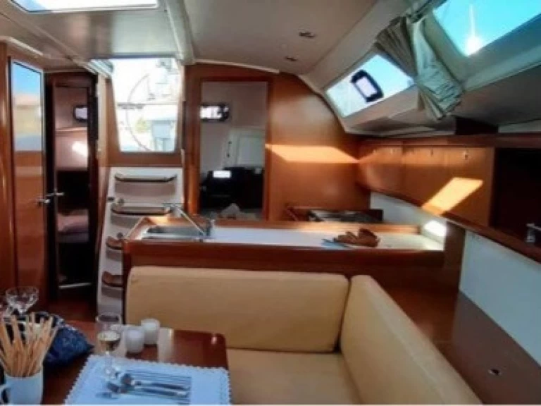 Yacht charter Palairos billig Oceanis 37