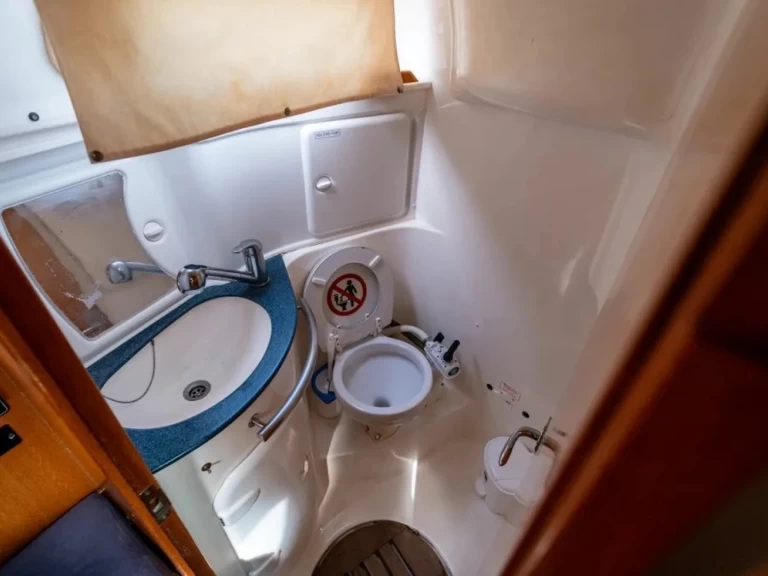 Hyr en Bavaria Bavaria 30 Cruiser Palairos 