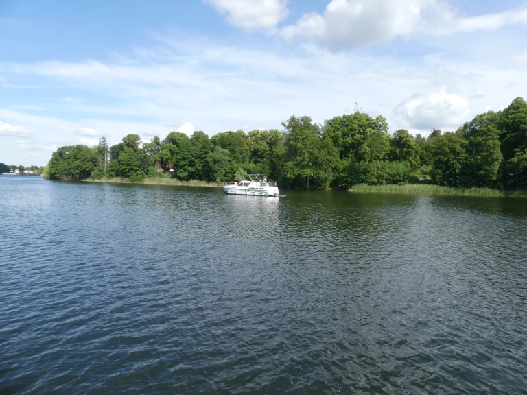  Tarpon 42 N charter bareboat eller skeppad i Lübz