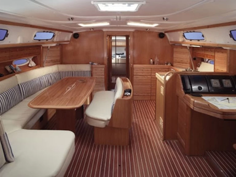 Yacht charter Nikiána billig Bavaria 50