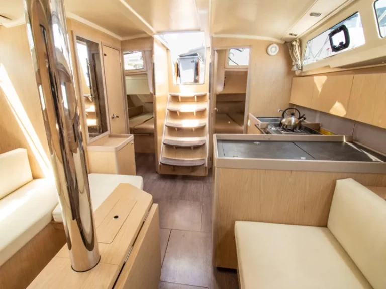 Yacht charter Nikiána billig Oceanis 41.1[G]