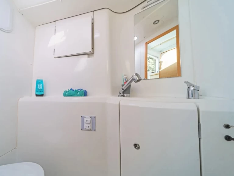 Uthyrning Katamaran  Lagoon med en båtlicens 