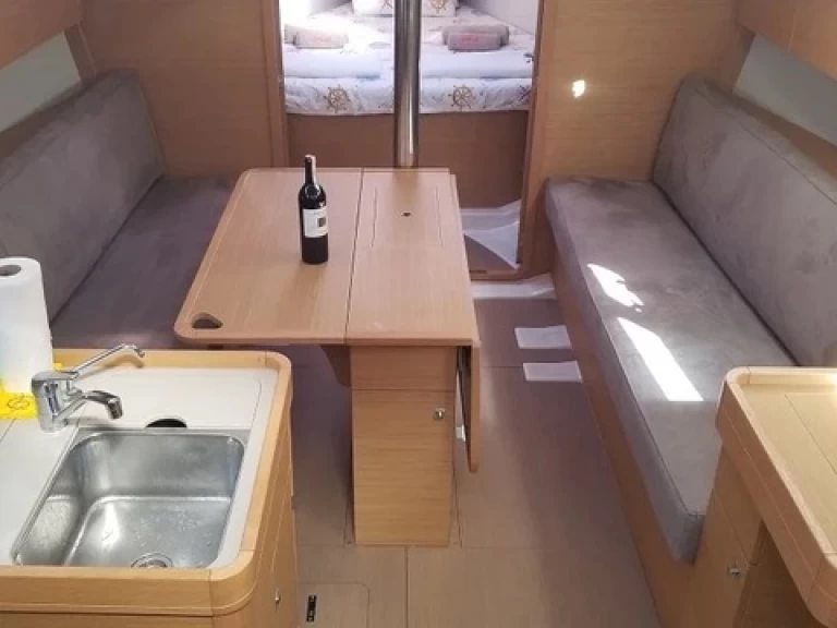 Dufour Dufour 360 Grand Large charter bareboat eller skeppad i Adaköy