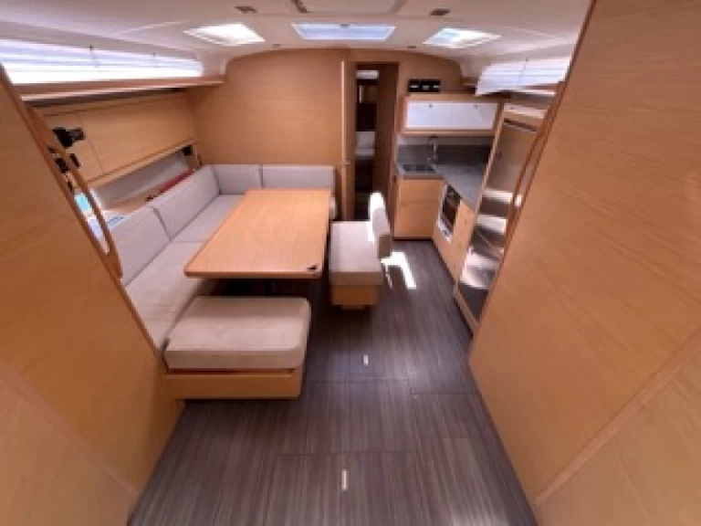 Yacht charter Olbia billig Dufour 470