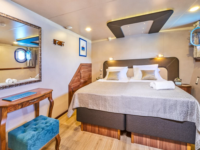 Hyr en  Luxury motoryacht Trogir  