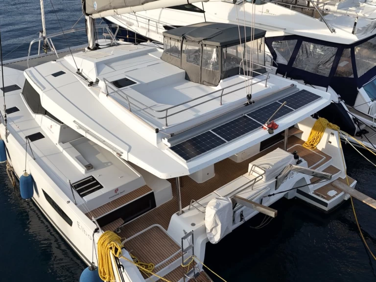 Fountaine Pajot Elba 45 charter bareboat eller skeppad i Adaköy