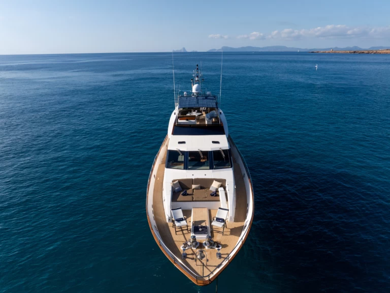 Yacht charter Ibiza Magna billig Guy Couach 2800