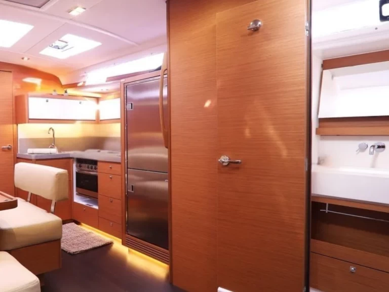 Yacht charter Palermo billig Dufour 470