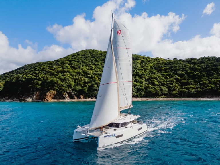 Uthyrning Katamaran  i Road Town - Fountaine Pajot Astrea 42