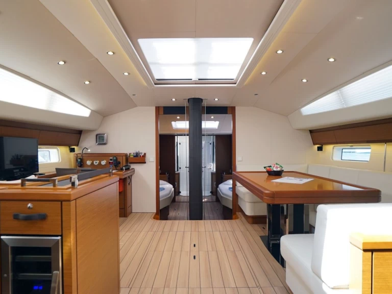 Hyra Segelbåt  med eller utan skeppare Jeanneau Rogoznica 