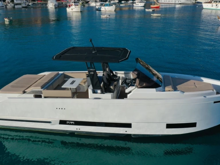 Uthyrning Motorbåt  De Antonio med en båtlicens 