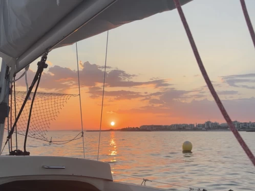 Bénéteau First 26 QR charter bareboat eller skeppad i Le Cap d'Agde