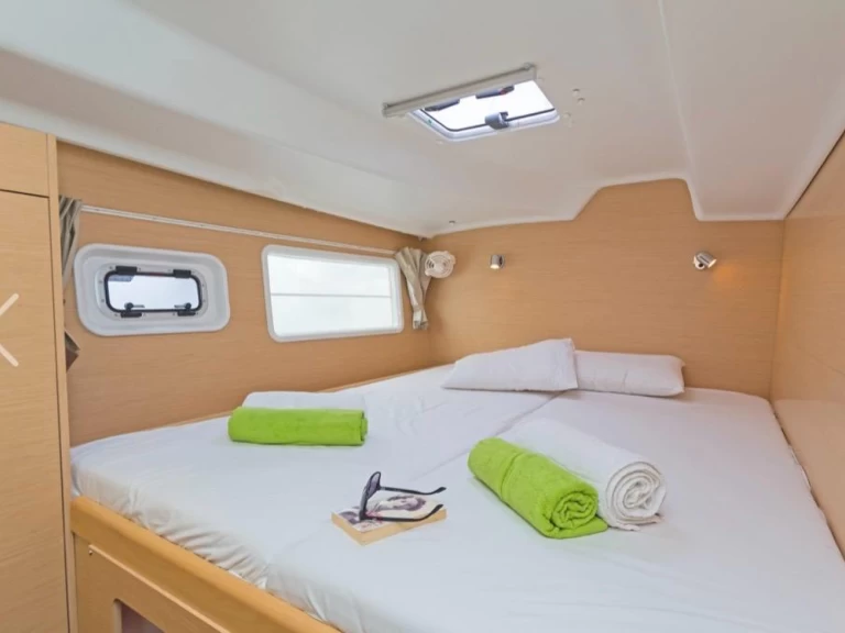 Yacht charter Ibiza Town billig Lagoon 380 S2