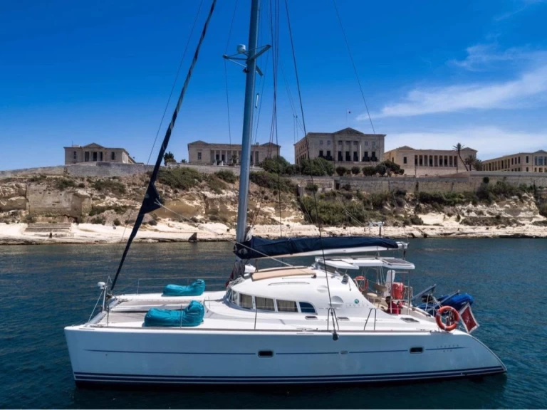 Yacht charter Sliema billig Lagoon 410