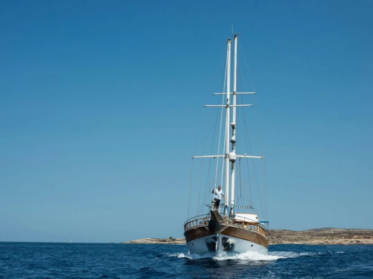 Hyr en Stalen Zeiljacht Motiva 39 Buġibba 