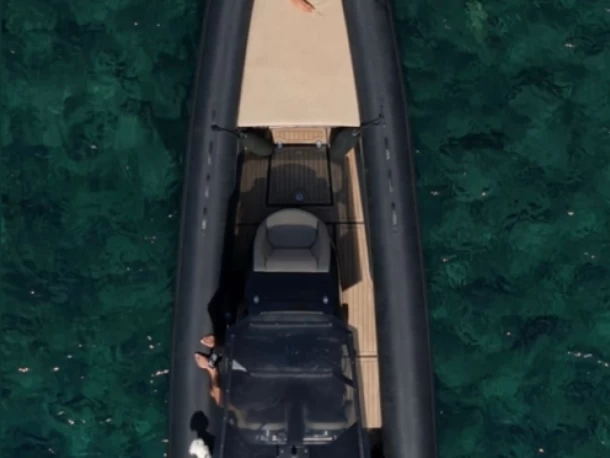 Fost Stern drive  charter bareboat eller skeppad i Vlychada