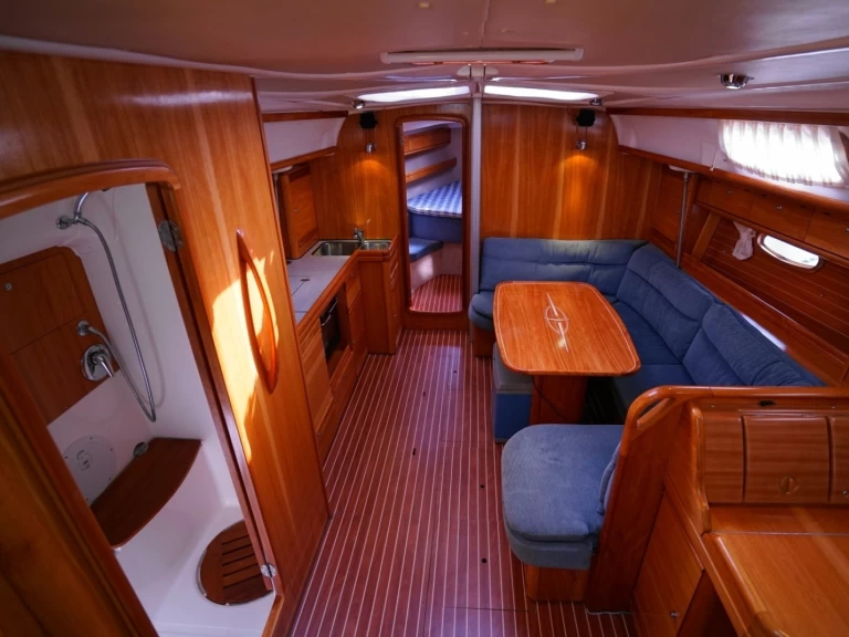 Uthyrning Segelbåt  i Nikiána - Bavaria Bavaria 39 Cruiser