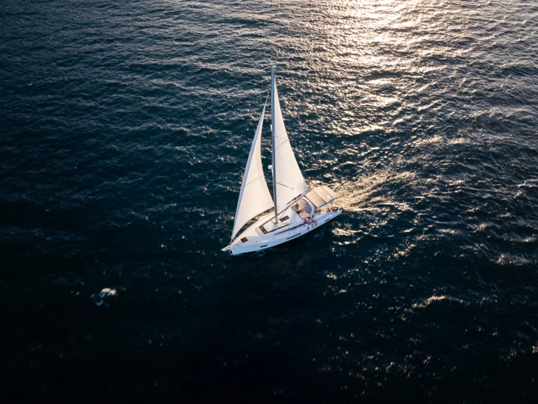 Bénéteau Oceanis 51.1 charter bareboat eller skeppad i Road Town