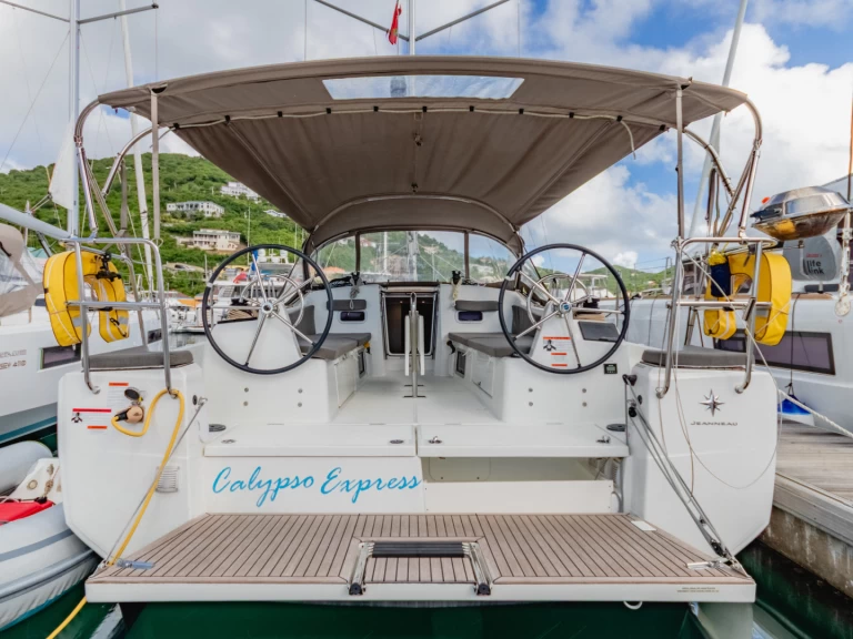 Hyra Segelbåt  med eller utan skeppare Jeanneau Road Town 