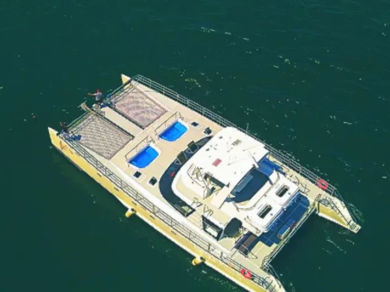 Hyr en Twin Cat Twin Cat 73FT Puntarenas 