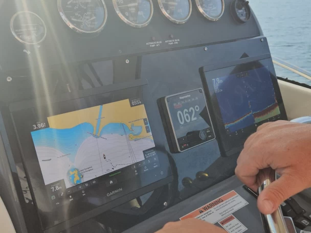 Yacht charter Sorrento billig 3100 Offshore