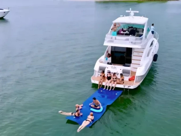 Yacht charter Miami Beach billig 48 Cruiser 