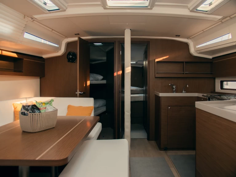 Båtuthyrning Bénéteau Oceanis 40.1 i Olbia på Samboat 