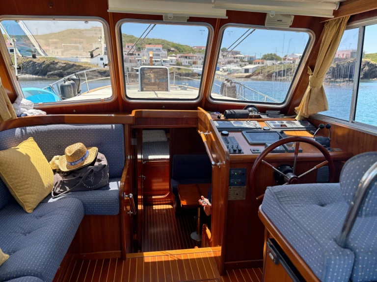 Menorquin-Yachts Menorquin Yachts 120 charter bareboat eller skeppad i Mahon