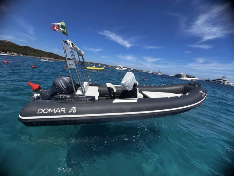 Yacht charter Arzachena billig DOMAR F6 NERO