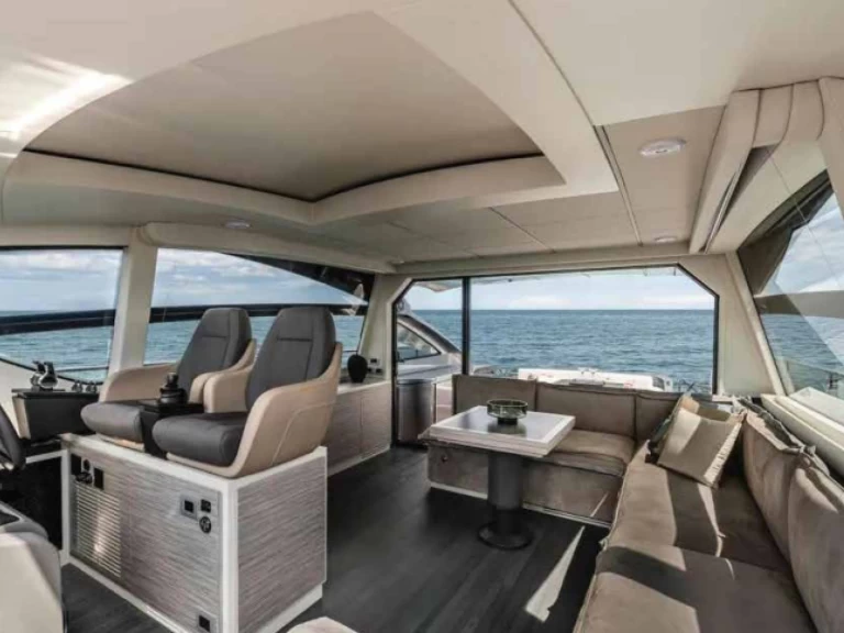 Båtuthyrning Pershing 6X i Castellammare di Stabia på Samboat 