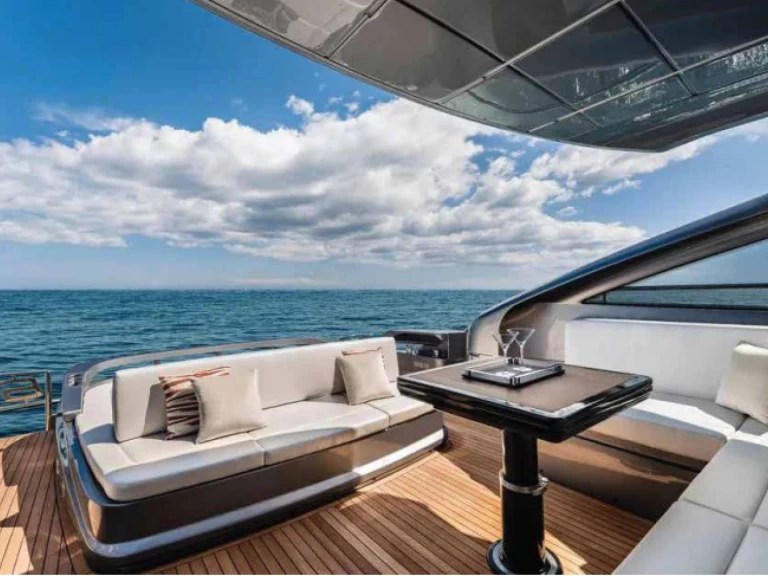 Hyra Motorbåt  med eller utan skeppare Pershing Castellammare di Stabia 