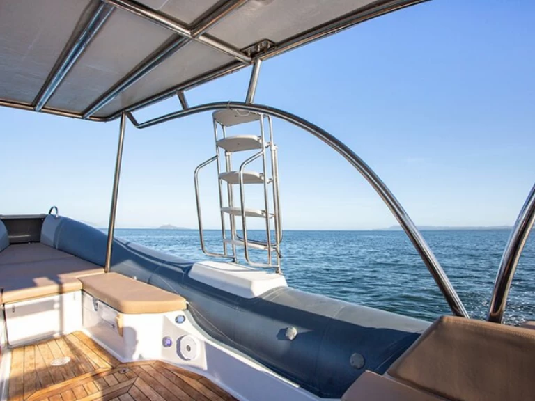 Hyra RIB med eller utan skeppare Zodiac Coco Bay 