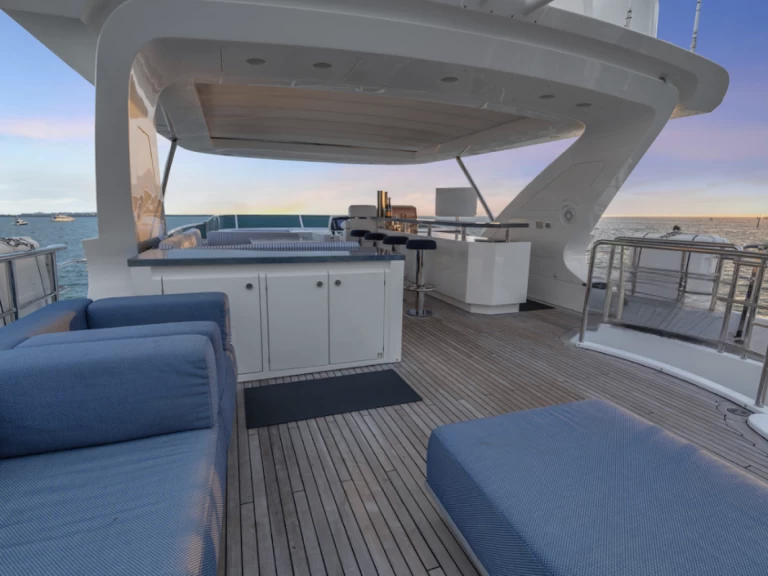 Hyra Lyx yacht med eller utan skeppare Azimut Miami  