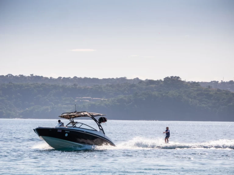 Yacht charter Coco Bay billig Jet Boat 24 FT 