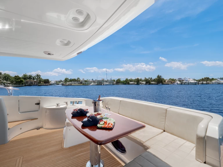 Lyx yacht för uthyrning Fort Lauderdale till det bästa priset 